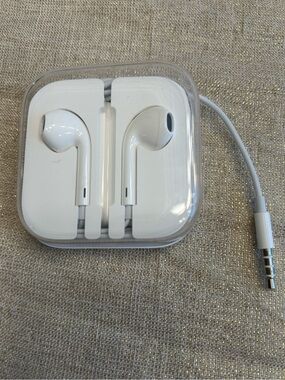 Apple EarPods with the 3.5 mm headphone jack